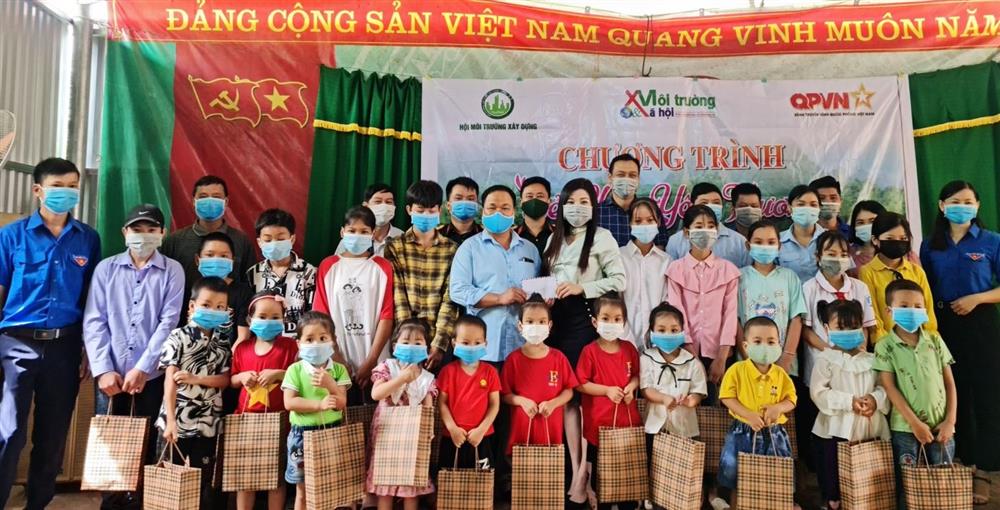Chương trình thiện nguyện “Sẻ chia yêu thương” năm 2021